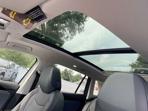 New 2025 Volkswagen Tiguan SE image 46