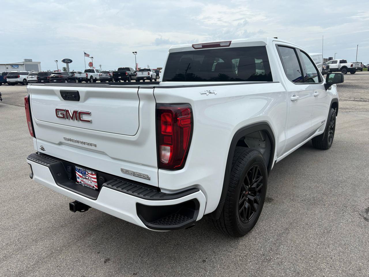 Used 2024 GMC Sierra 1500 Elevation AWD/4WD image 4
