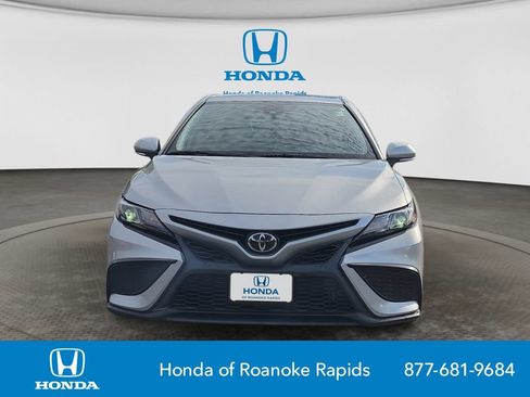 Used 2022 Toyota Camry SE FWD image 8