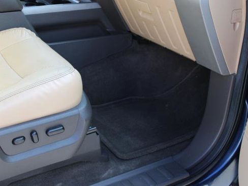 Used 2014 Ford F250 Lariat w/ Lariat Interior Package AWD/4WD image 19