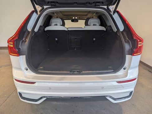 Used 2023 Volvo XC60 B5 Plus w/ Climate Package image 5