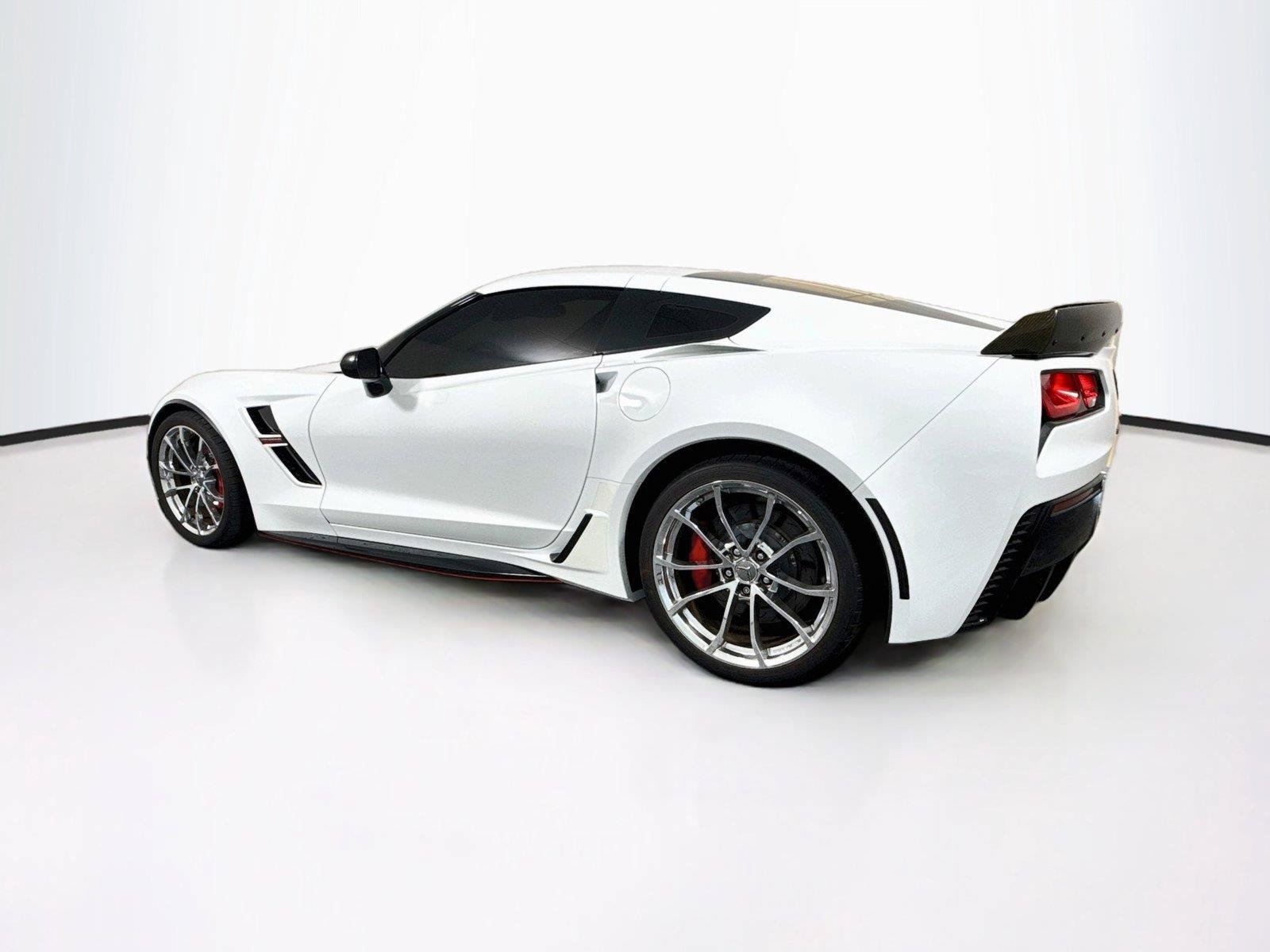 Used 2019 Chevrolet Corvette Grand Sport w/ Carbon Flash Badge Package RWD image 3