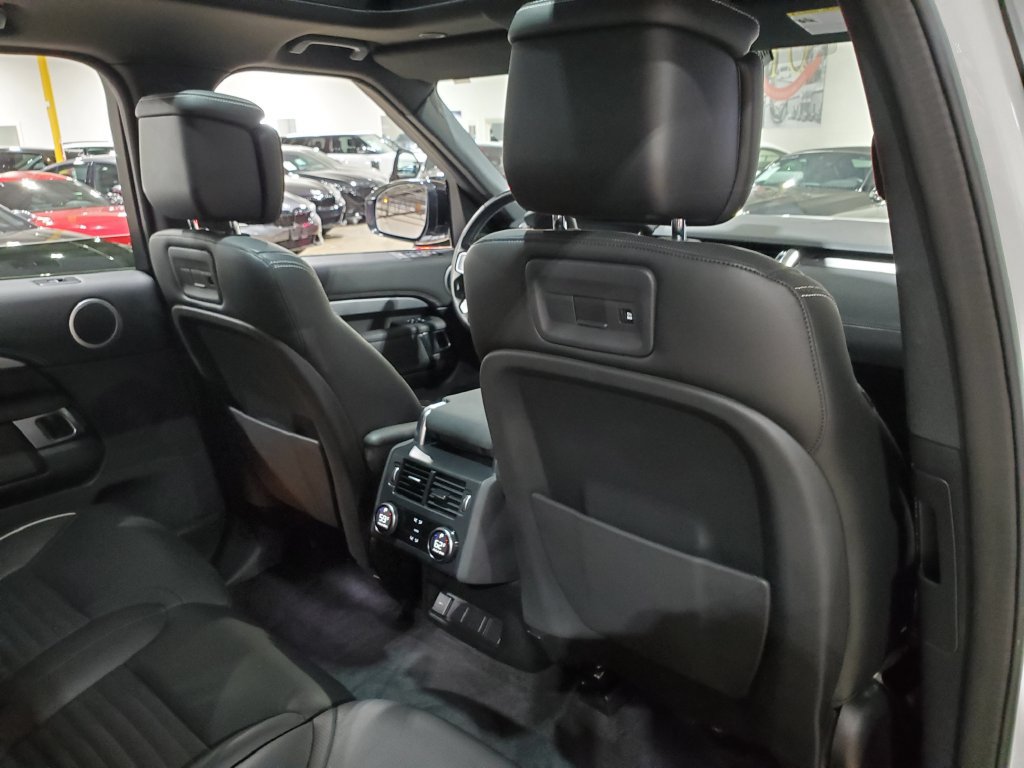 Used 2023 Land Rover Discovery S R-Dynamic AWD/4WD image 21
