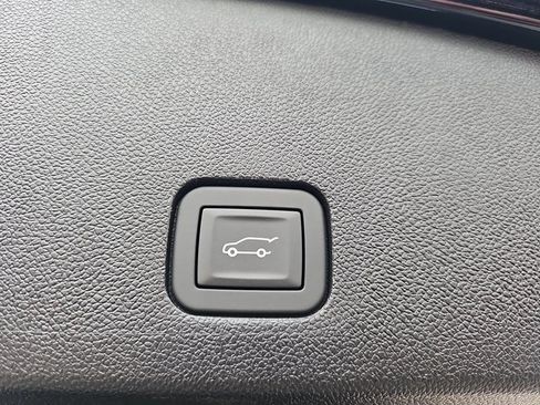 New 2025 Cadillac XT6 Sport w/ Technology Package image 16