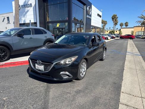 Used 2016 MAZDA MAZDA3 i Sport FWD image 5