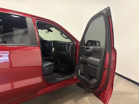 Used 2019 Chevrolet Silverado 1500 LT Trail Boss AWD/4WD image 46