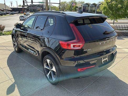New 2026 Volvo XC40 B5 Plus w/ Climate Package AWD/4WD image 10