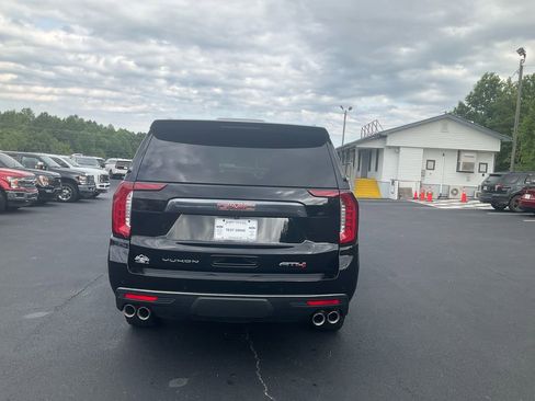 Used 2023 GMC Yukon AT4 w/ AT4 Premium Plus Package AWD/4WD image 6