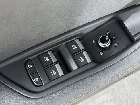 Used 2023 Audi S4 Premium Plus w/ Premium Plus Package image 18