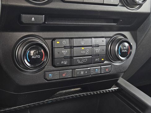 Used 2018 Ford F150 Raptor w/ Equipment Group 802A Luxury image 26