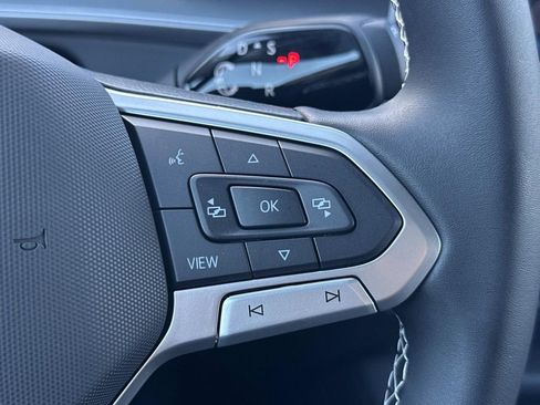 New 2026 Volkswagen Tiguan SE FWD image 14