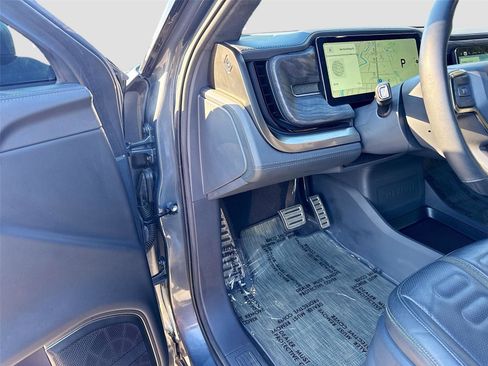 Used 2022 Rivian R1T Launch Edition image 8