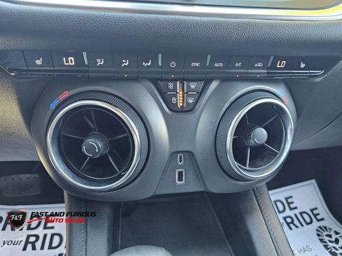 Used 2021 Chevrolet Blazer LT AWD/4WD image 24