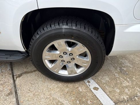 Used 2011 GMC Yukon SLT image 32