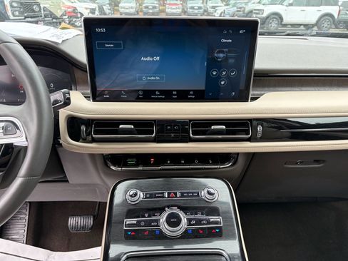 Used 2021 Lincoln Nautilus Reserve w/ Equipment Group 201A image 17