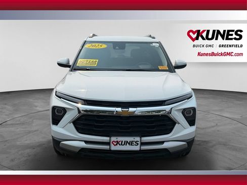 Used 2025 Chevrolet TrailBlazer LT AWD/4WD image 4
