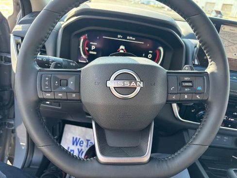 Certified 2025 Nissan Rogue SL w/ Tech Package FWD image 8