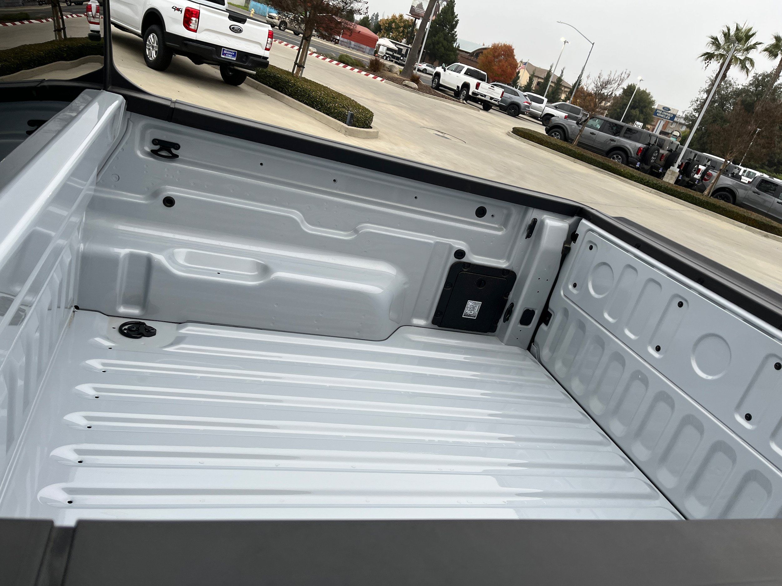 New 2025 Ford Maverick XLT w/ XLT Luxury Package FWD image 4