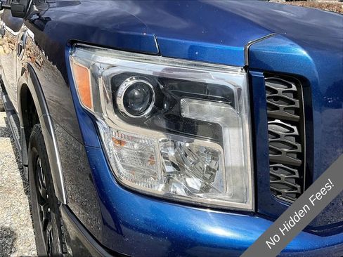 Used 2016 Nissan Titan PRO-4X w/ Pro-4x Convenience Package AWD/4WD image 24