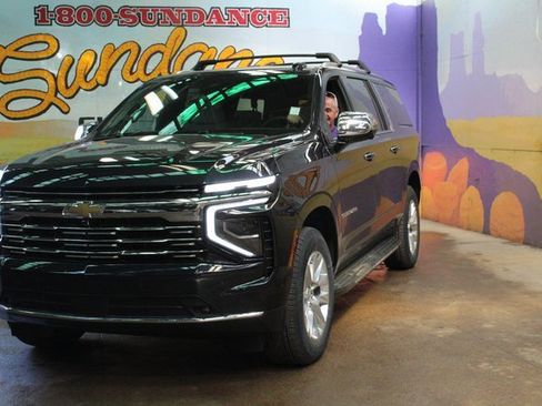 New 2025 Chevrolet Suburban Premier image 2