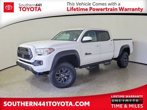 Used 2023 Toyota Tacoma SR5 RWD image 1