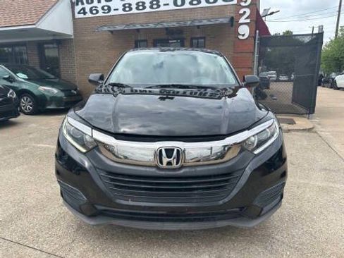 Used 2019 Honda HR-V LX image 2
