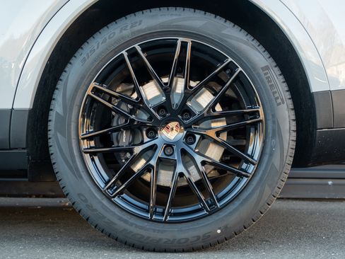 New 2026 Porsche Cayenne image 13