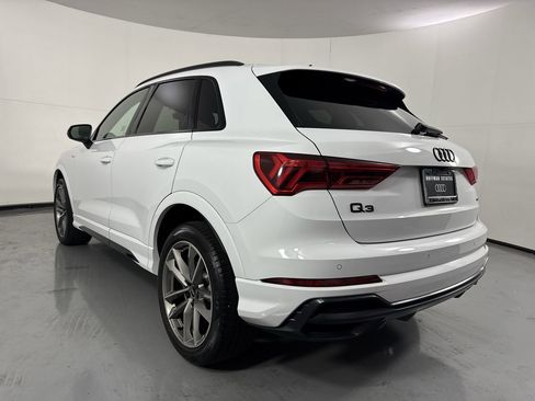 Used 2022 Audi Q3 2.0T Premium Plus w/ Premium Plus Package AWD/4WD image 35