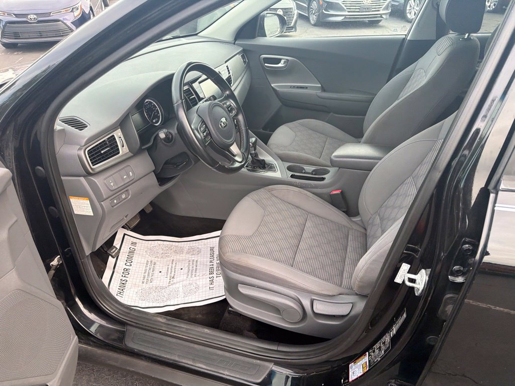 Used 2017 Kia Niro LX FWD image 10