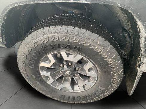 Used 2021 Toyota Tacoma TRD Off-Road image 20