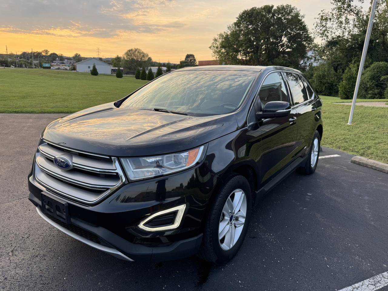 Used 2015 Ford Edge SEL w/ Equipment Group 201A AWD/4WD image 2