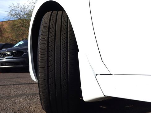 Used 2025 Nissan Sentra SV image 6