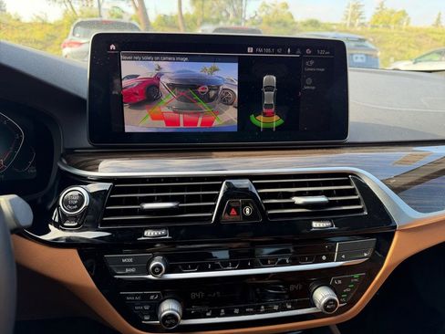 Used 2023 BMW 530i w/ Convenience Package image 20