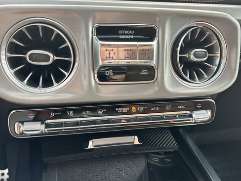 Certified 2025 Mercedes-Benz G 63 AMG 4MATIC image 33