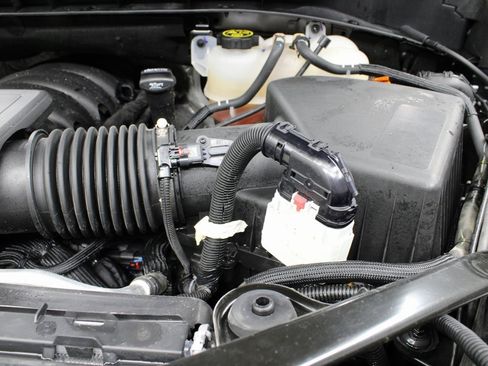 Used 2023 Chevrolet Silverado 1500 ZR2 w/ Technology Package image 31