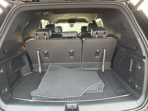 New 2027 Chevrolet Traverse LT w/ Midnight/Sport Edition FWD image 13