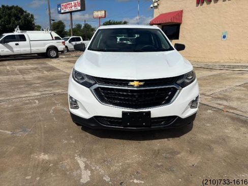 Used 2021 Chevrolet Equinox LS FWD image 2