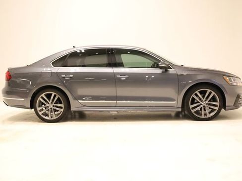 Used 2017 Volkswagen Passat 1.8T R-Line image 3