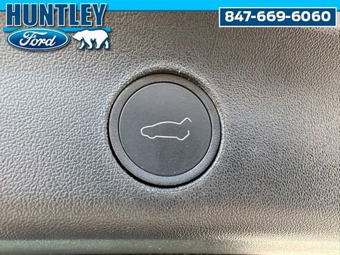 Used 2023 Tesla Model Y Performance AWD/4WD image 14