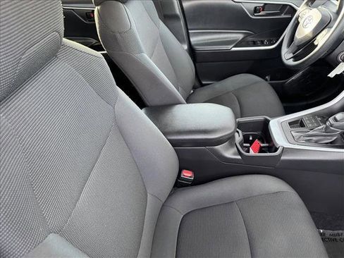 Used 2024 Toyota RAV4 LE AWD/4WD image 19