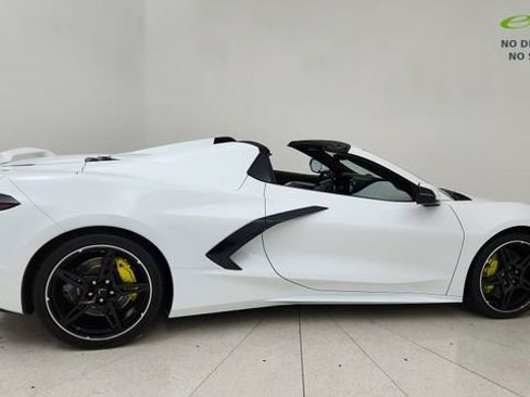 Used 2022 Chevrolet Corvette Stingray Premium Conv w/ Z51 Performance Package RWD image 6