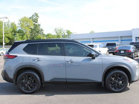 Used 2023 Nissan Rogue SV w/ SV Premium B Package AWD/4WD image 11