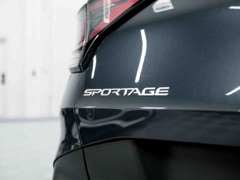 Used 2025 Kia Sportage EX w/ Premium Package image 24