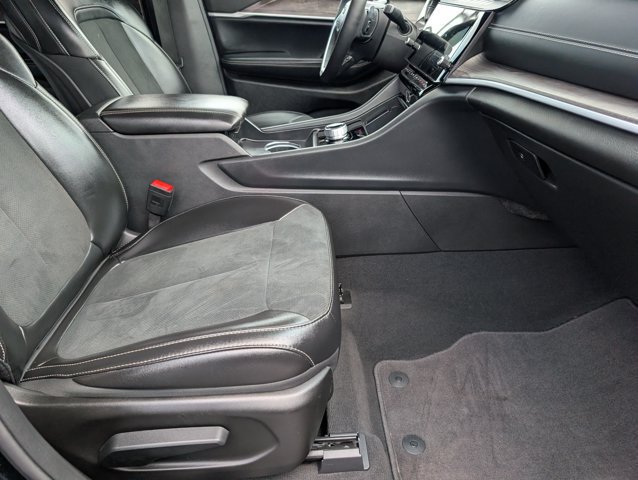 Used 2026 Jeep Grand Cherokee Altitude RWD image 29