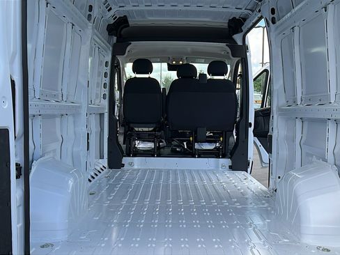 New 2026 RAM ProMaster 2500 w/ Convenience Group FWD image 16