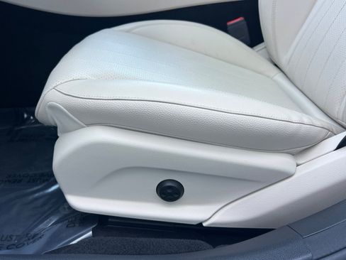 Used 2019 Mercedes-Benz E 300 image 14