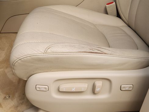 Used 2020 Lexus LX 570 4WD w/ Luxury Package image 28