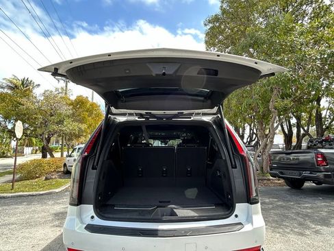 Used 2024 Cadillac Escalade ESV Sport Platinum w/ LPO, ONYX Package image 57