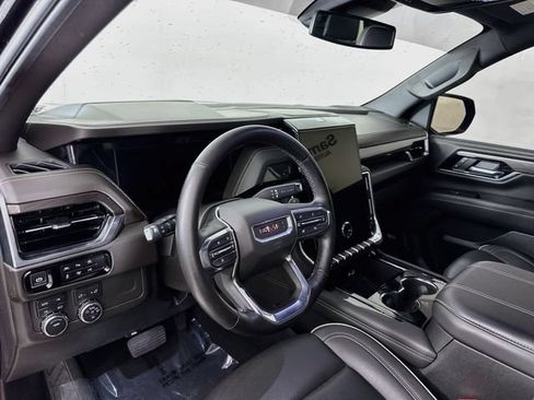 Used 2025 GMC Yukon XL Elevation AWD/4WD image 10