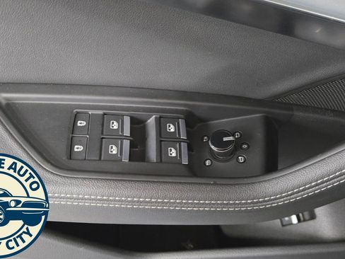 Used 2022 Audi e-tron Premium AWD/4WD image 19